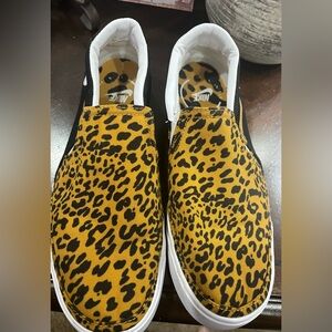 Women's Court Legacy Leopard Slip-On Size 8.5